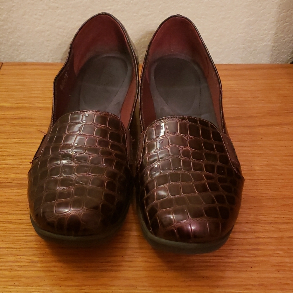 Burgundy Soft Style by Hush Puppies